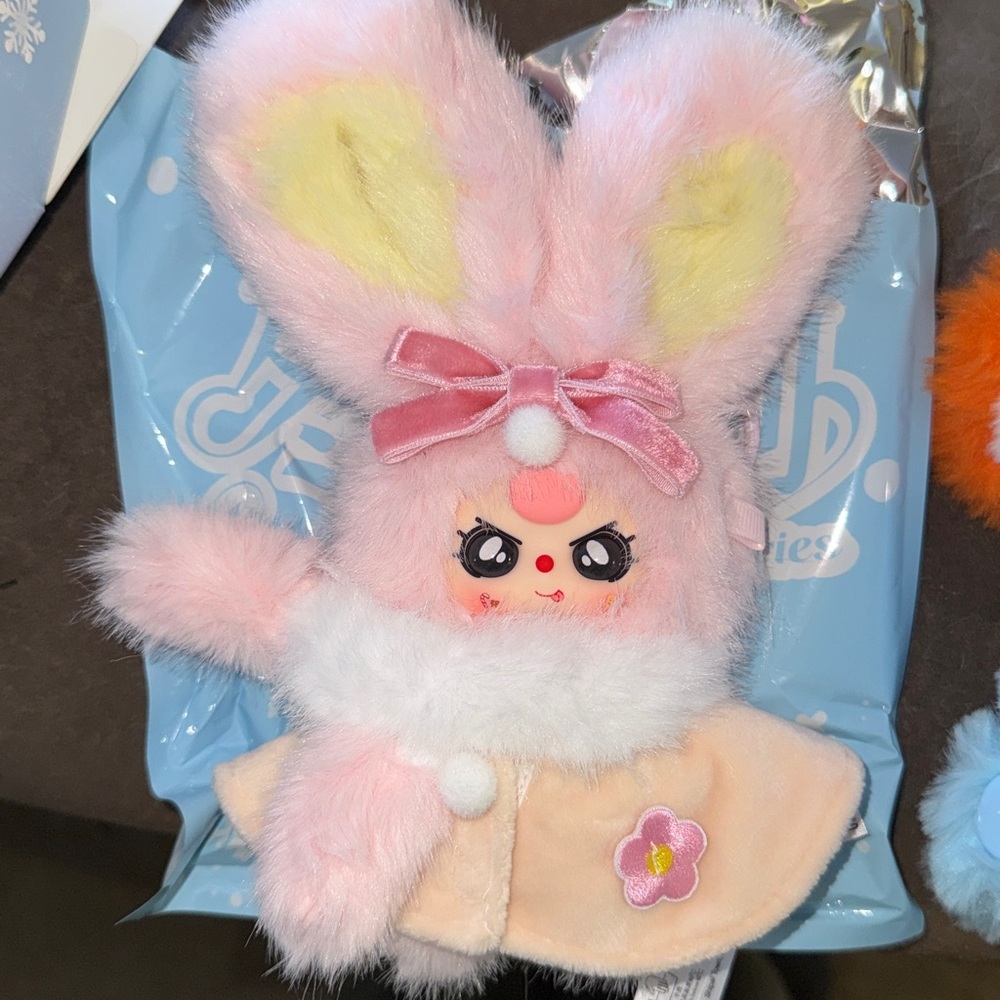 Baby Three Oli’s Wardrobe Winter Series - Softberry Bun w/ Special Rare Eyes